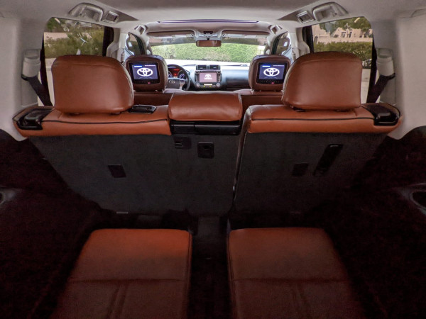 Toyota LAND CRUISER PRADO 2017/ White LHD Petrol AT SUV 4WD view 4