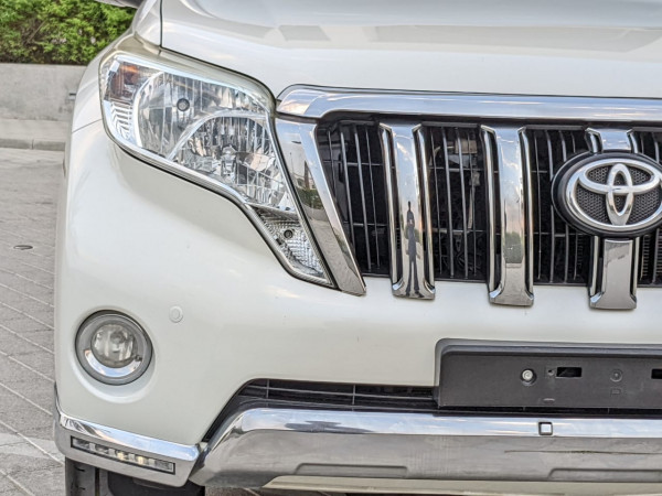 Toyota LAND CRUISER PRADO 2017/ White LHD Petrol AT SUV 4WD view 22