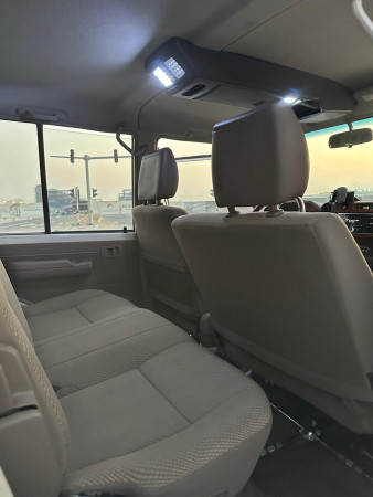 Toyota Land Cruiser 2016/ White LHD Petrol MT Pickup 4WD view 6