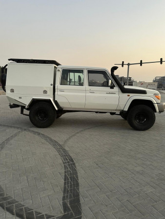 Toyota Land Cruiser 2016/ White LHD Petrol MT Pickup 4WD view 11