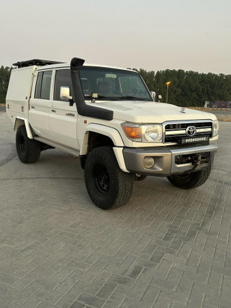 Toyota Land Cruiser 2016/ White LHD Petrol MT Pickup 4WD view 18
