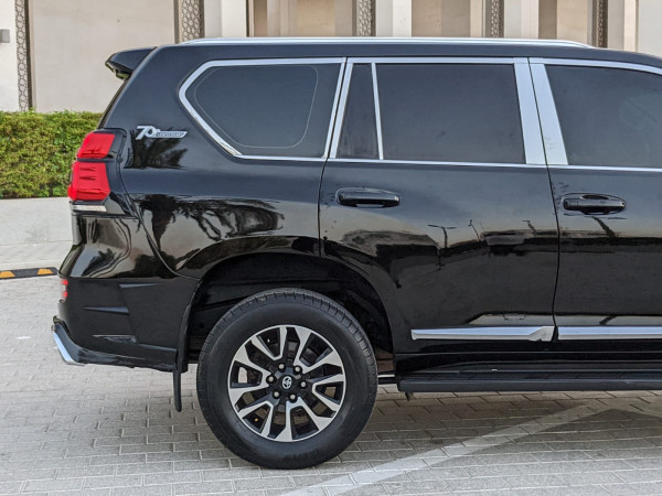 Toyota LAND CRUISER PRADO 2012/ Black LHD Petrol AT SUV 4WD view 2
