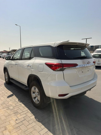 Toyota Fortuner 2019/ White LHD Diesel AT SUV 4WD view 5