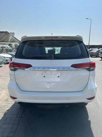 Toyota Fortuner 2019/ White LHD Diesel AT SUV 4WD view 7