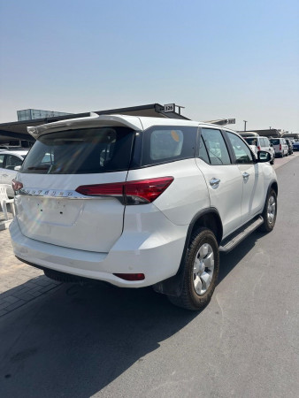 Toyota Fortuner 2019/ White LHD Diesel AT SUV 4WD view 8