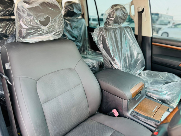 Toyota Land Cruiser 2015  Grey RHD Diesel AT SUV 4WD view 2