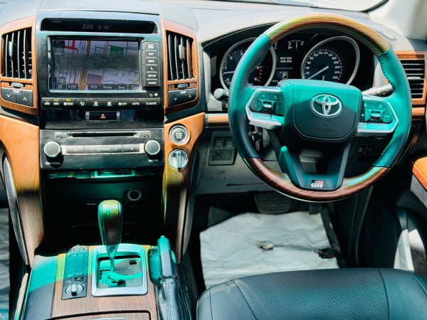 Toyota Land Cruiser 2015  Grey RHD Diesel AT SUV 4WD view 9