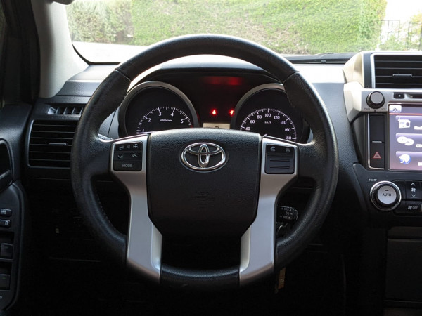 Toyota LAND CRUISER PRADO 2017  White LHD Petrol AT SUV 4WD view 8
