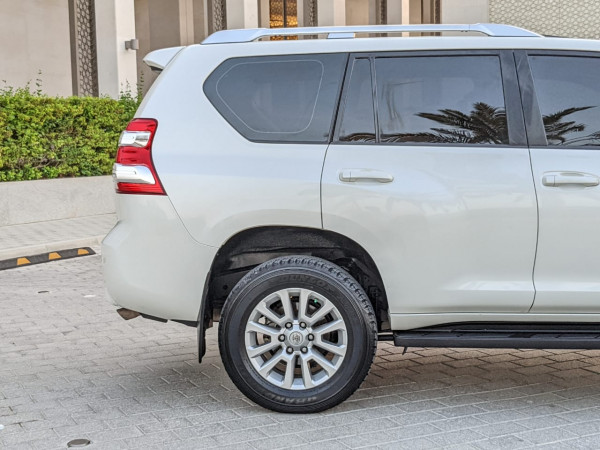 Toyota LAND CRUISER PRADO 2017  White LHD Petrol AT SUV 4WD view 20