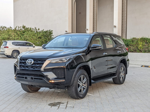 Toyota Fortuner 2022  Black LHD Petrol AT SUV 4WD