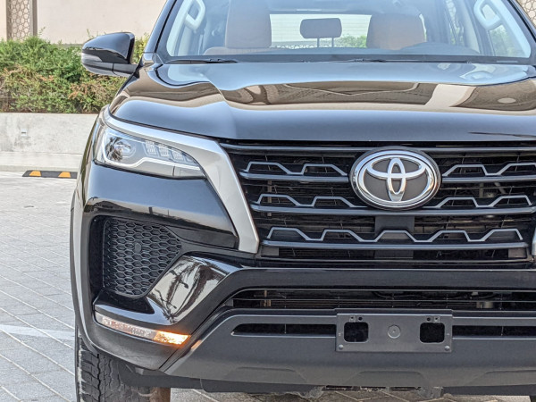 Toyota Fortuner 2022  Black LHD Petrol AT SUV 4WD view 17