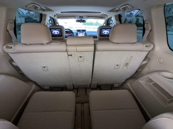 Toyota LAND CRUISER PRADO 2016  White LHD Petrol AT SUV 4WD view 3