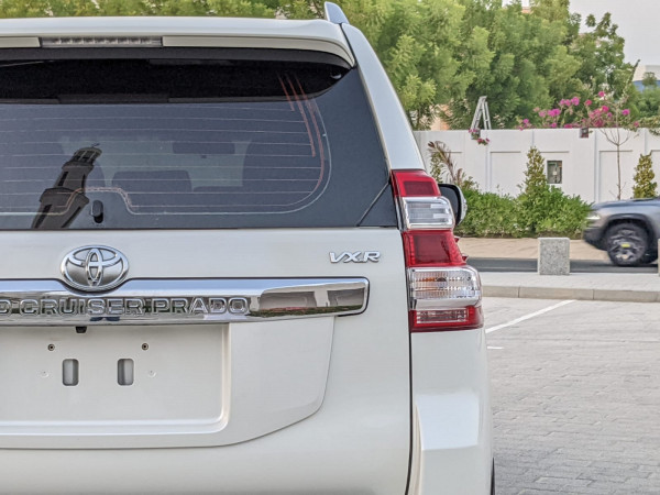 Toyota LAND CRUISER PRADO 2016  White LHD Petrol AT SUV 4WD view 14