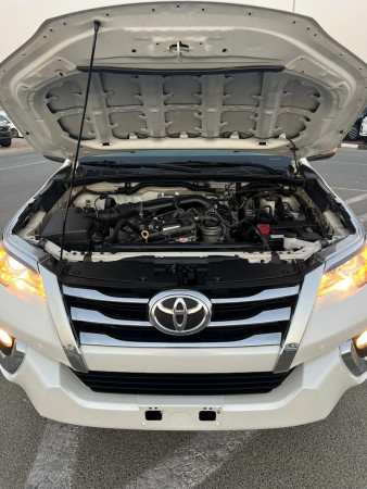 Toyota Fortuner 2020  White LHD Petrol AT SUV 4WD