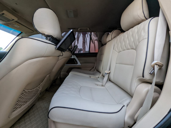 Toyota Land Cruiser 2012/ Black LHD Petrol AT SUV 4WD view 2