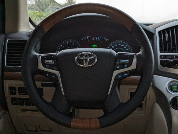 Toyota Land Cruiser 2012/ Black LHD Petrol AT SUV 4WD view 13