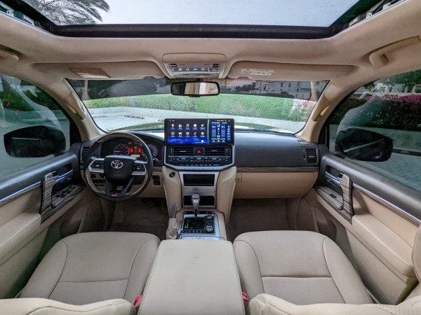 Toyota Land Cruiser 2015  Black LHD Petrol AT SUV 4WD view 11