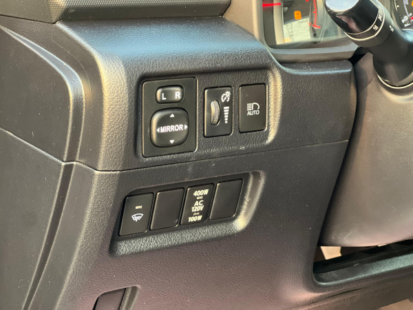 Toyota 4-Runner 2020/ Black LHD Petrol AT SUV 4WD view 4