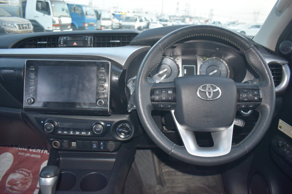 Toyota Hilux 2021  Brown RHD Diesel AT Pickup 4WD view 7