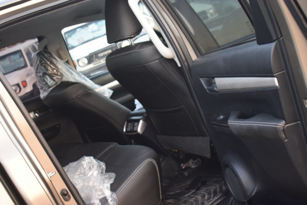 Toyota Hilux 2021  Brown RHD Diesel AT Pickup 4WD view 15