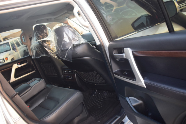 Toyota Land Cruiser 2020/ Silver RHD Diesel AT SUV 4WD view 6
