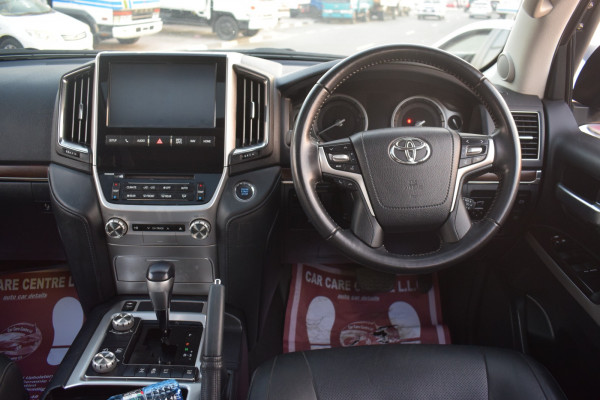 Toyota Land Cruiser 2020/ Silver RHD Diesel AT SUV 4WD view 10