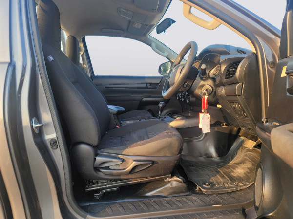 Toyota Hilux 2017/ Grey RHD Diesel AT Pickup 4WD view 6