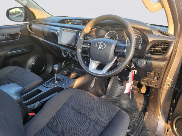 Toyota Hilux 2017/ Grey RHD Diesel AT Pickup 4WD view 9