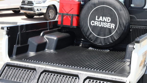 Toyota Land Cruiser Pickup 2014/ White RHD Diesel MT Pickup 4WD view 3