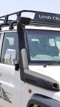 Toyota Land Cruiser Pickup 2014/ White RHD Diesel MT Pickup 4WD view 9