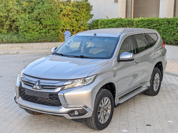 Mitsubishi Montero 2016  Silver LHD Petrol AT SUV 2WD