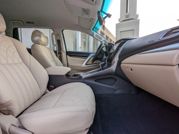Mitsubishi Montero 2016  Silver LHD Petrol AT SUV 2WD view 3