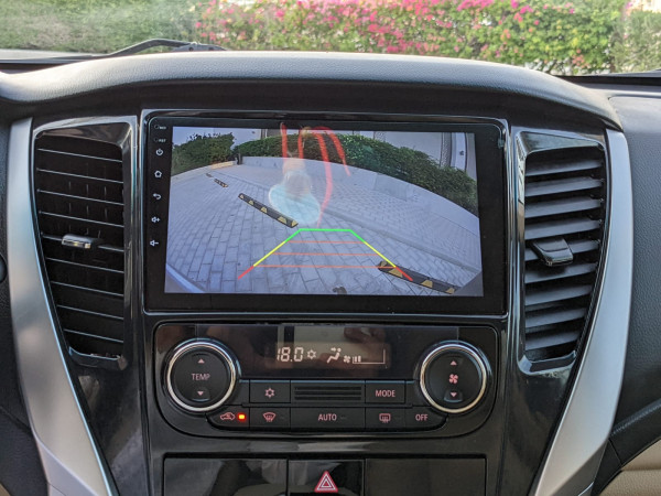 Mitsubishi Montero 2016  Silver LHD Petrol AT SUV 2WD view 8