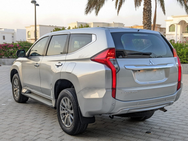 Mitsubishi Montero 2016  Silver LHD Petrol AT SUV 2WD view 12