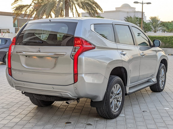 Mitsubishi Montero 2016  Silver LHD Petrol AT SUV 2WD view 14
