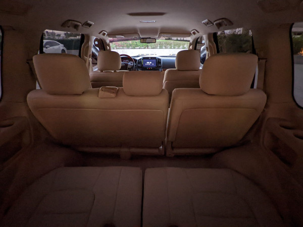 Toyota Land Cruiser 2014  White LHD Petrol AT SUV 4WD view 8