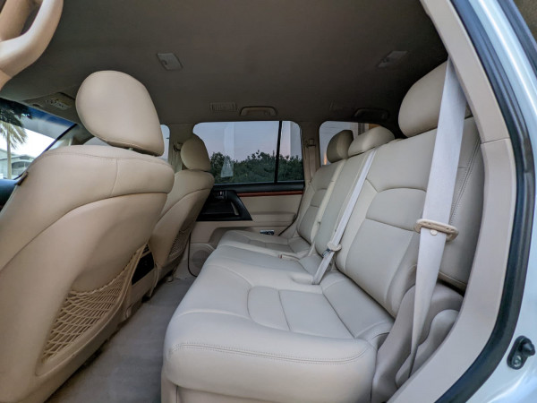 Toyota Land Cruiser 2014  White LHD Petrol AT SUV 4WD view 18
