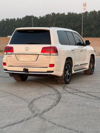 Toyota Land Cruiser 2017/ White LHD Diesel AT SUV 4WD view 12