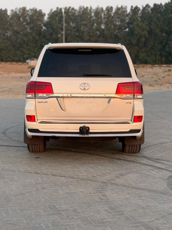 Toyota Land Cruiser 2017/ White LHD Diesel AT SUV 4WD view 13