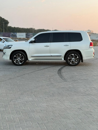 Toyota Land Cruiser 2017/ White LHD Diesel AT SUV 4WD view 14