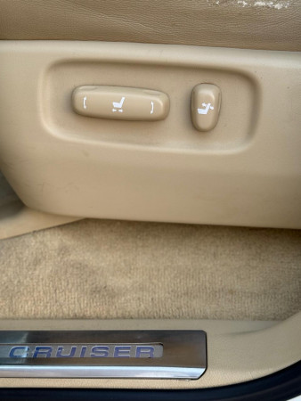 Toyota Land Cruiser 2017/ White LHD Diesel AT SUV 4WD view 19