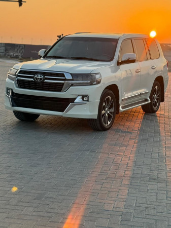 Toyota Land Cruiser 2017/ White LHD Diesel AT SUV 4WD view 20