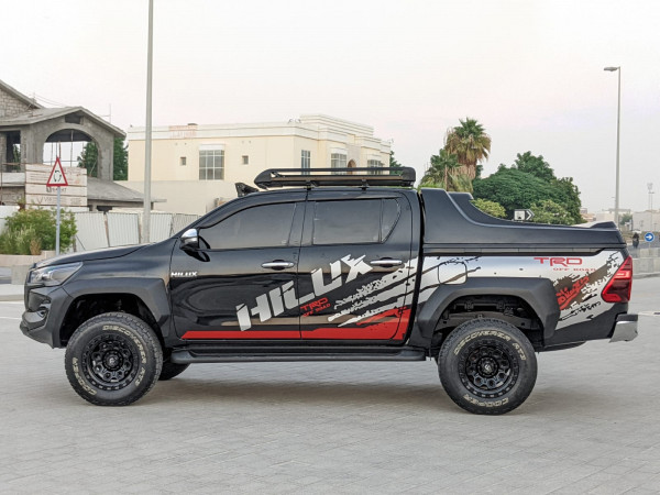 Toyota Hilux 2016/ Black LHD Petrol AT Pickup 4WD
