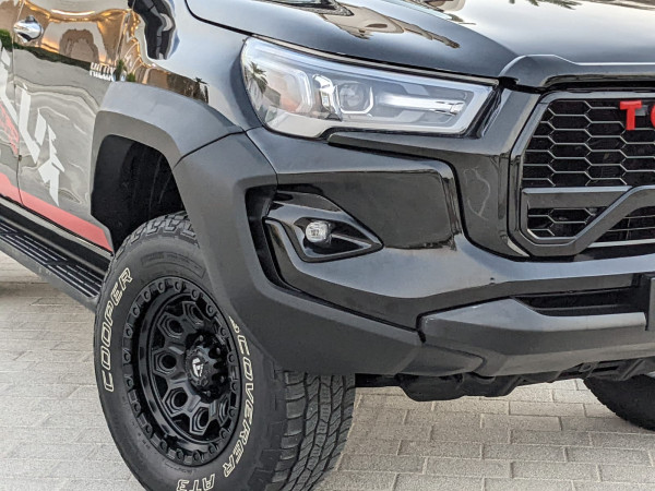 Toyota Hilux 2016/ Black LHD Petrol AT Pickup 4WD view 3