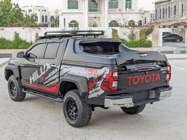 Toyota Hilux 2016/ Black LHD Petrol AT Pickup 4WD view 12