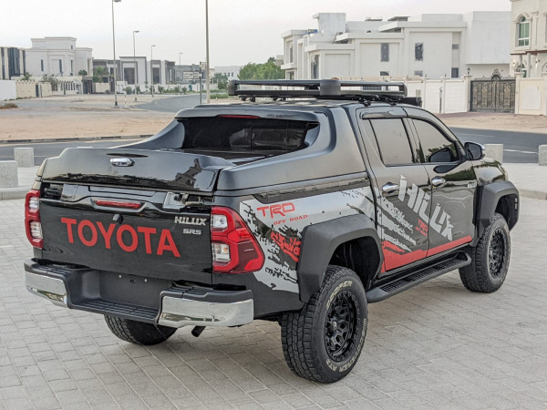 Toyota Hilux 2016/ Black LHD Petrol AT Pickup 4WD view 16