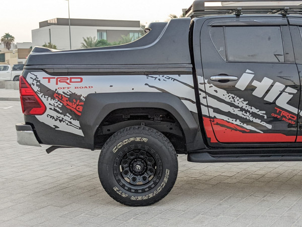 Toyota Hilux 2016/ Black LHD Petrol AT Pickup 4WD view 18