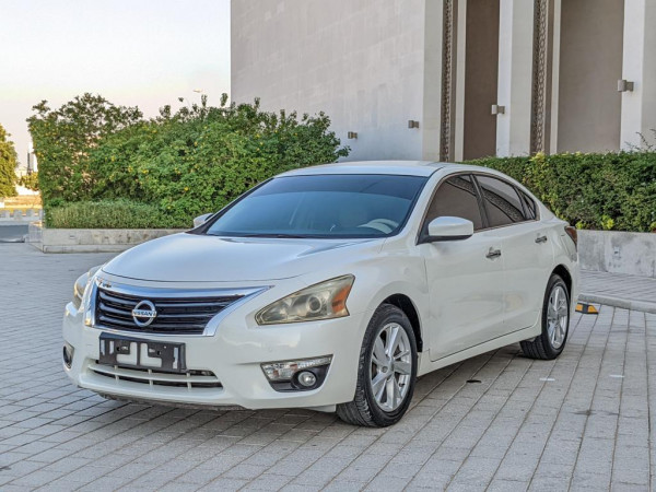 Nissan Altima 2016/ White LHD Petrol AT Sedan 2WD
