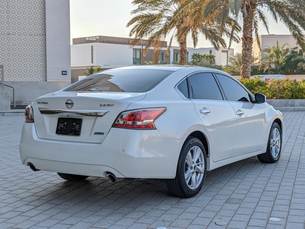 Nissan Altima 2016/ White LHD Petrol AT Sedan 2WD view 6