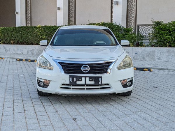 Nissan Altima 2016/ White LHD Petrol AT Sedan 2WD view 8